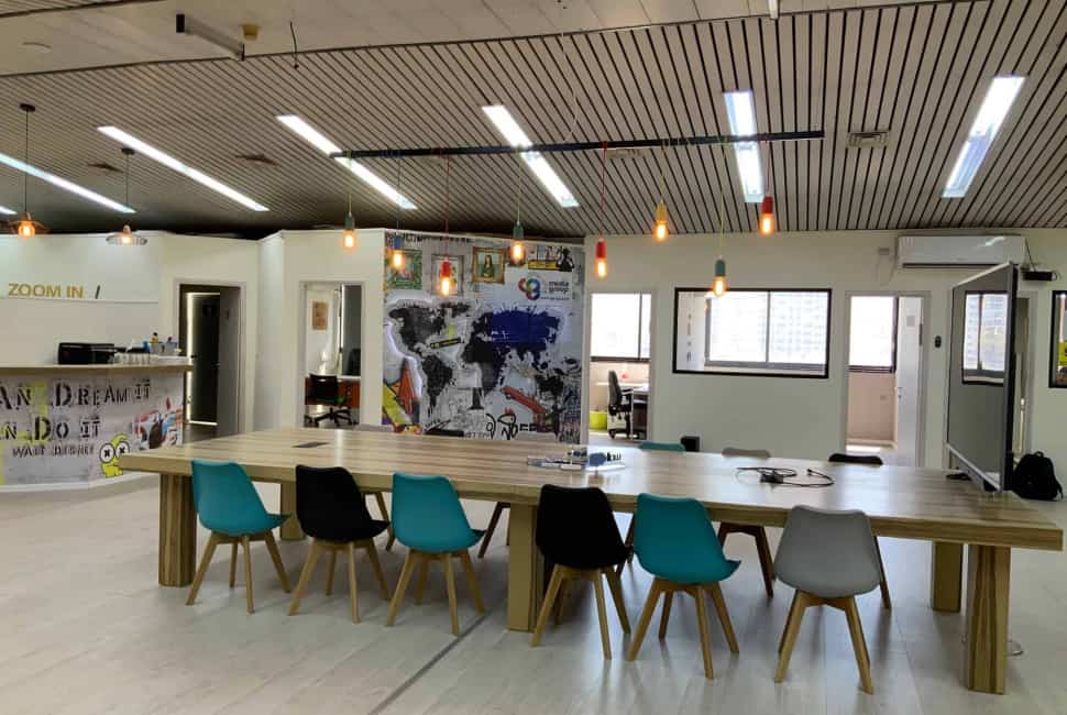 חדר ישיבות Exodus HUB